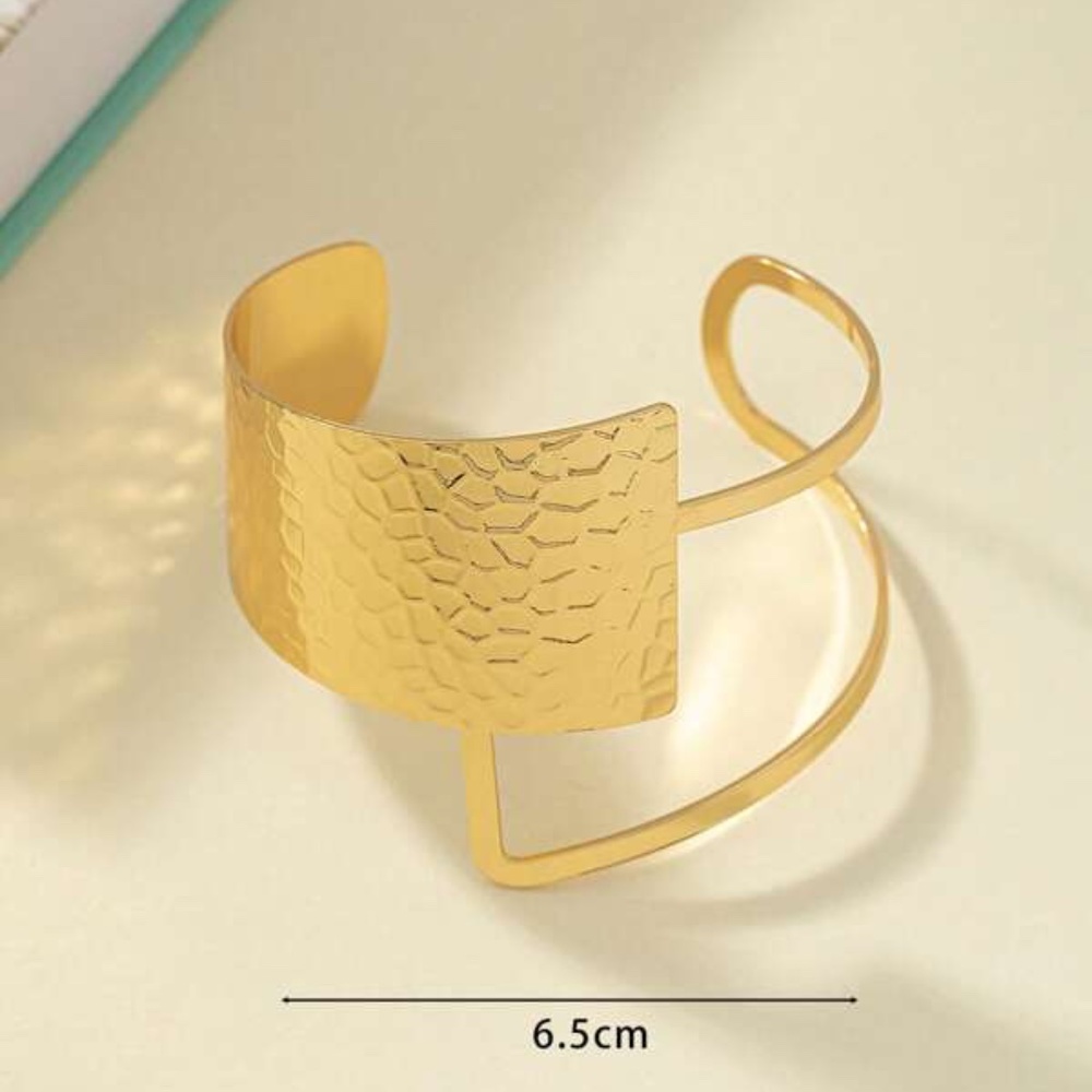 Luxe Textured Bangle Cuff Bracelet - Picture 5 of 6
